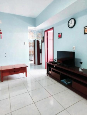 Apartamento no centro do Florianópolis. todos os móveis e ventiladores, Wi-Fi, cozinha completa, Acomoda até 4 pessoas. No coração de Florianópolis perto de tudo! Desfrute do centro e trapeche de beir